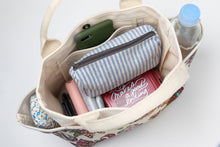 Load image into Gallery viewer, 琉球帆布⑫Walking handbag/ "Hair Accessory made of Erythrina Variegata"